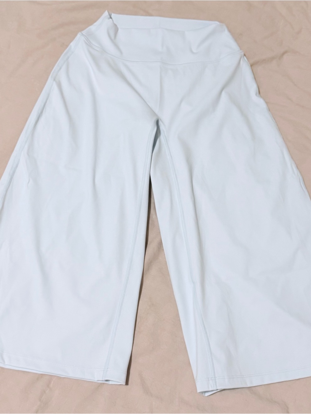Mid-Rise Wide-Leg Gauchos in Pale Blue